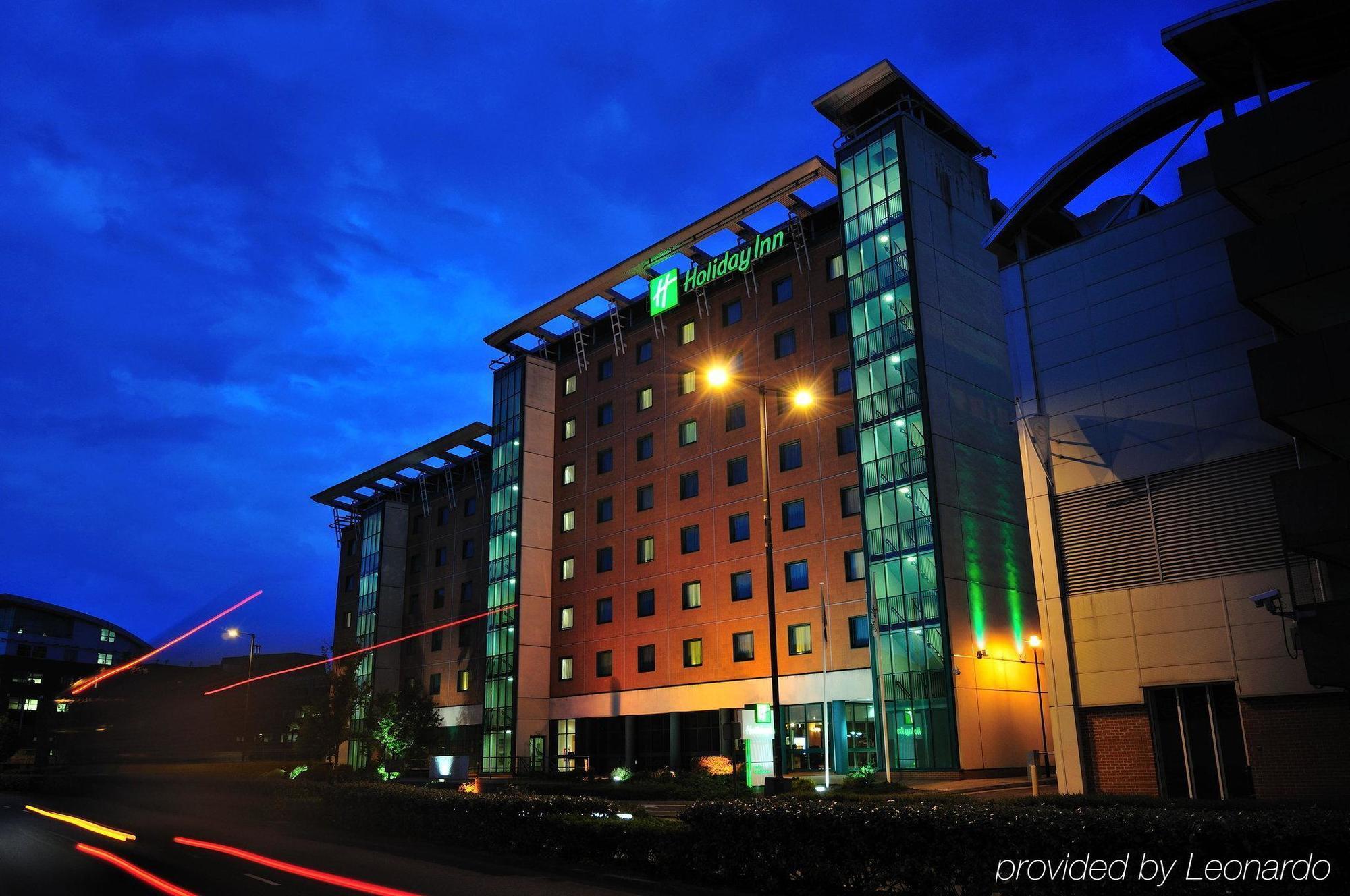 Hotel Doubletree By Hilton Woking Exterior foto